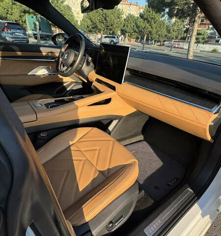 Белый Zeekr 001, объемом двигателя 0 л и пробегом 14 тыс. км за 40900 $, фото 15 на Automoto.ua