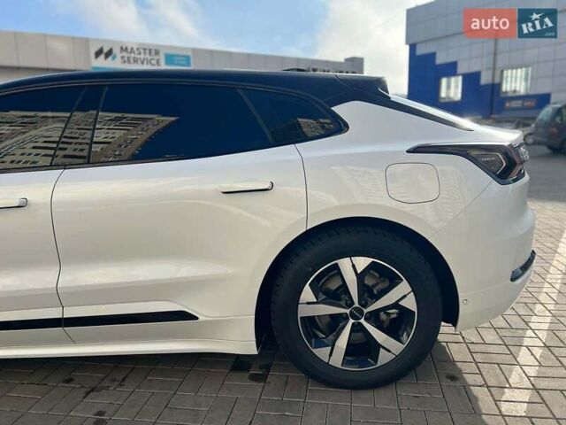 Белый Zeekr 001, объемом двигателя 0 л и пробегом 41 тыс. км за 32990 $, фото 57 на Automoto.ua