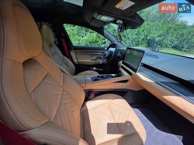 Білий Zeekr 001, об'ємом двигуна 0 л та пробігом 14 тис. км за 53800 $, фото 12 на Automoto.ua