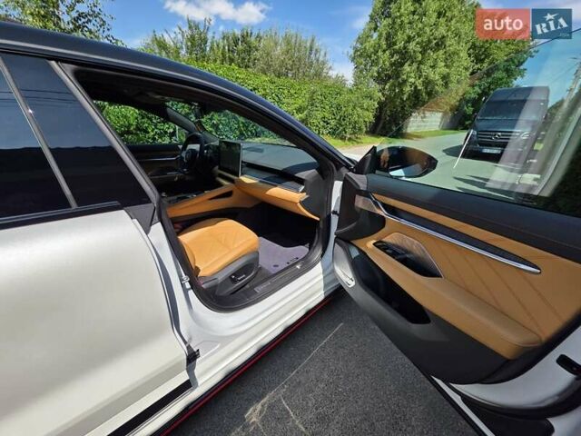 Білий Zeekr 001, об'ємом двигуна 0 л та пробігом 14 тис. км за 53800 $, фото 9 на Automoto.ua