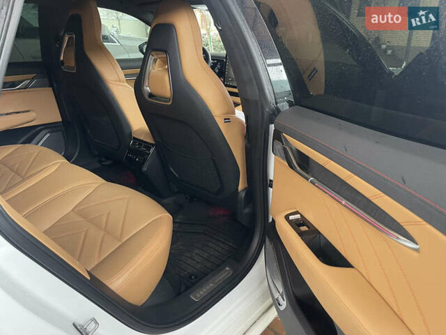 Белый Zeekr 001, объемом двигателя 0 л и пробегом 26 тыс. км за 36500 $, фото 10 на Automoto.ua