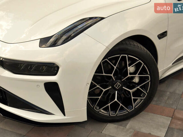 Белый Zeekr 001, объемом двигателя 0 л и пробегом 11 тыс. км за 50500 $, фото 10 на Automoto.ua