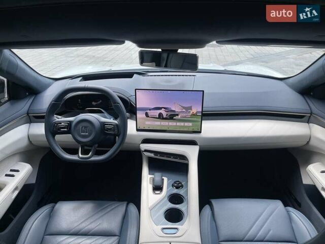 Белый Zeekr 001, объемом двигателя 0 л и пробегом 9 тыс. км за 39900 $, фото 6 на Automoto.ua