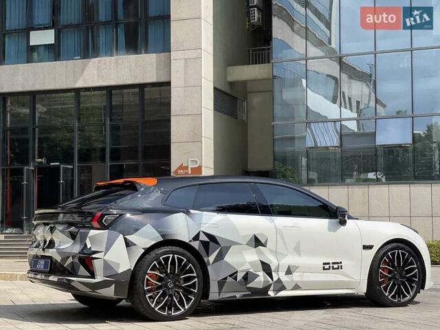 Белый Zeekr 001, объемом двигателя 0 л и пробегом 20 тыс. км за 44900 $, фото 2 на Automoto.ua