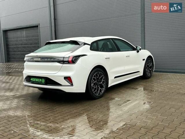 Белый Zeekr 001, объемом двигателя 0 л и пробегом 11 тыс. км за 37400 $, фото 3 на Automoto.ua