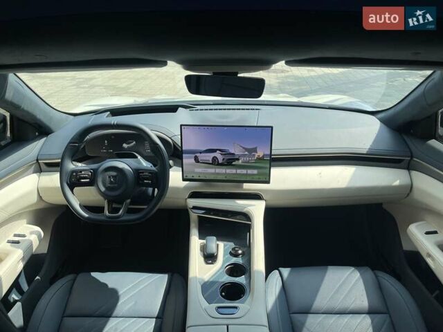 Белый Zeekr 001, объемом двигателя 0 л и пробегом 20 тыс. км за 44900 $, фото 6 на Automoto.ua