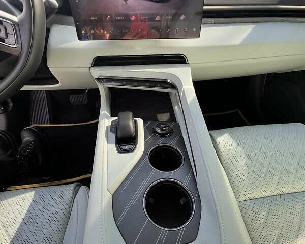Белый Zeekr 001, объемом двигателя 0 л и пробегом 1 тыс. км за 51000 $, фото 12 на Automoto.ua