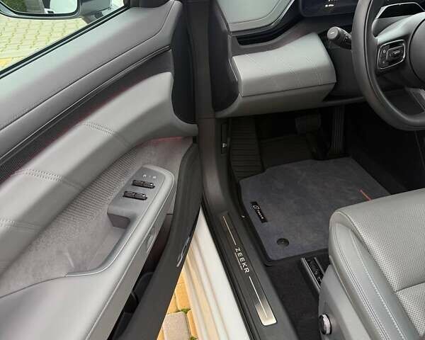 Белый Zeekr 001, объемом двигателя 0 л и пробегом 8 тыс. км за 45000 $, фото 8 на Automoto.ua