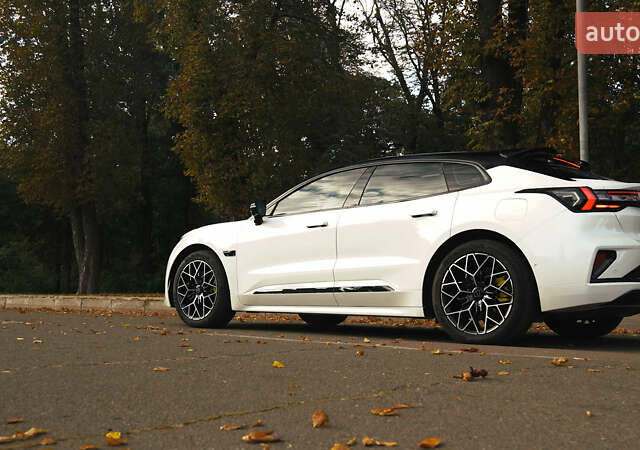 Белый Zeekr 001, объемом двигателя 0 л и пробегом 13 тыс. км за 45000 $, фото 21 на Automoto.ua