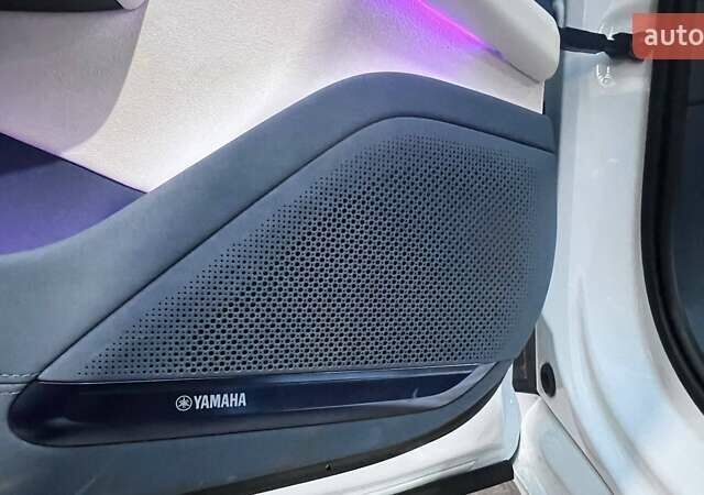 Білий Zeekr 001, об'ємом двигуна 0 л та пробігом 11 тис. км за 37390 $, фото 22 на Automoto.ua