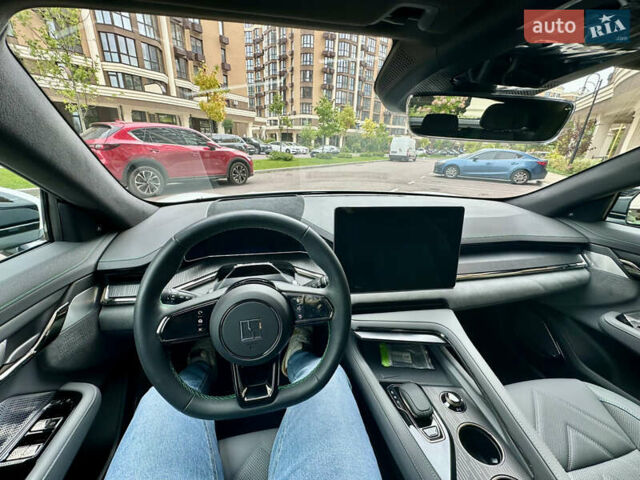 Білий Zeekr 001, об'ємом двигуна 0 л та пробігом 2 тис. км за 40000 $, фото 13 на Automoto.ua