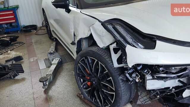 Белый Zeekr 001, объемом двигателя 0 л и пробегом 14 тыс. км за 35000 $, фото 5 на Automoto.ua