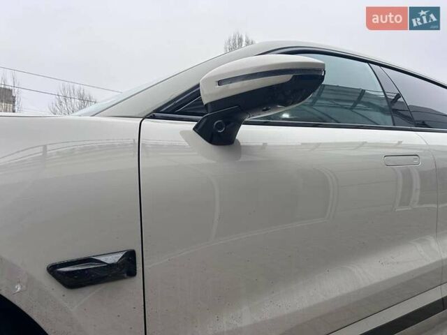 Білий Zeekr 001, об'ємом двигуна 0 л та пробігом 14 тис. км за 47198 $, фото 19 на Automoto.ua