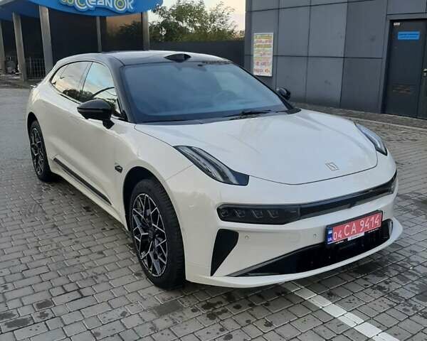 Zeekr 001 2024 в Днепре (Днепропетровске) на Automoto.ua Белый Zeekr 001, объемом двигателя 0 л и пробегом 10 тыс. км за 45999 $, фото 7 на Automoto.ua