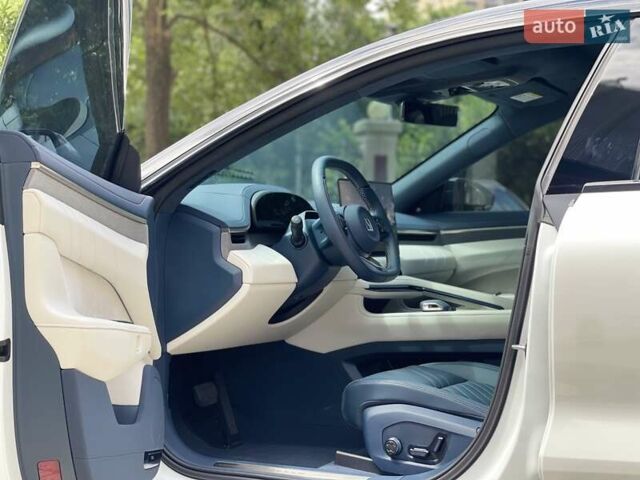 Белый Zeekr 001, объемом двигателя 0 л и пробегом 9 тыс. км за 39900 $, фото 8 на Automoto.ua