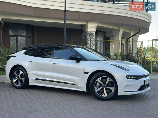 Белый Zeekr 001, объемом двигателя 0 л и пробегом 20 тыс. км за 37500 $, фото 6 на Automoto.ua