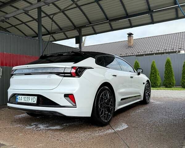 Белый Zeekr 001, объемом двигателя 0 л и пробегом 10 тыс. км за 37000 $, фото 1 на Automoto.ua