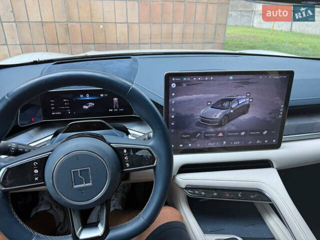 Белый Zeekr 001, объемом двигателя 0 л и пробегом 41 тыс. км за 34650 $, фото 8 на Automoto.ua