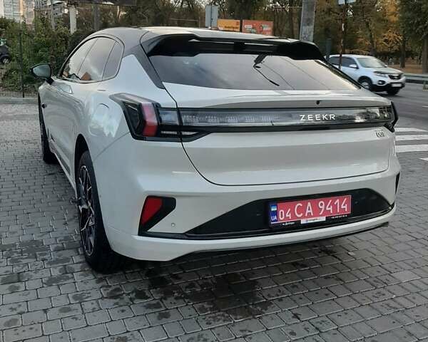 Zeekr 001 2024 в Днепре (Днепропетровске) на Automoto.ua Белый Zeekr 001, объемом двигателя 0 л и пробегом 10 тыс. км за 45999 $, фото 8 на Automoto.ua