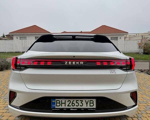 Белый Zeekr 001, объемом двигателя 0 л и пробегом 8 тыс. км за 45000 $, фото 3 на Automoto.ua