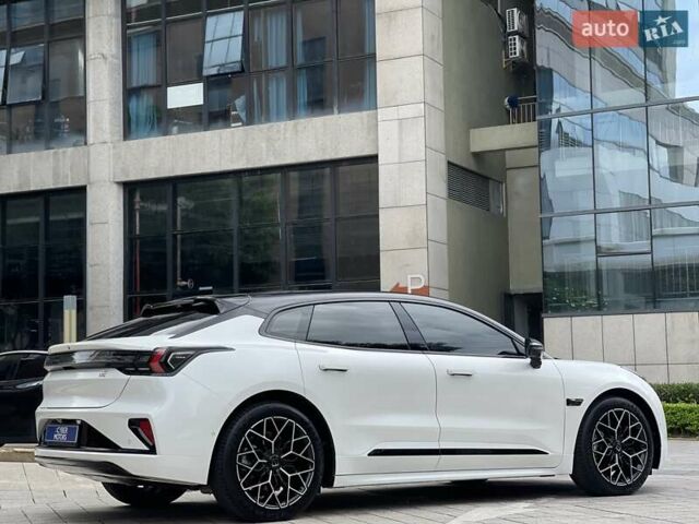 Белый Zeekr 001, объемом двигателя 0 л и пробегом 15 тыс. км за 38800 $, фото 1 на Automoto.ua