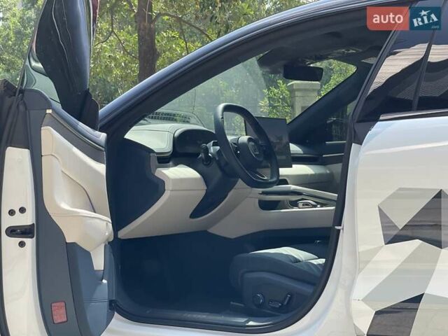 Белый Zeekr 001, объемом двигателя 0 л и пробегом 20 тыс. км за 44900 $, фото 5 на Automoto.ua