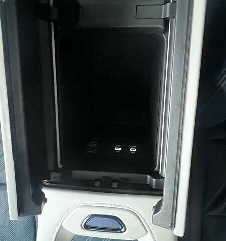 Білий Zeekr 001, об'ємом двигуна 0 л та пробігом 11 тис. км за 37390 $, фото 30 на Automoto.ua