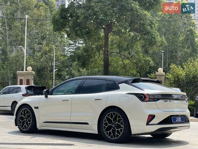 Белый Zeekr 001, объемом двигателя 0 л и пробегом 10 тыс. км за 40800 $, фото 3 на Automoto.ua