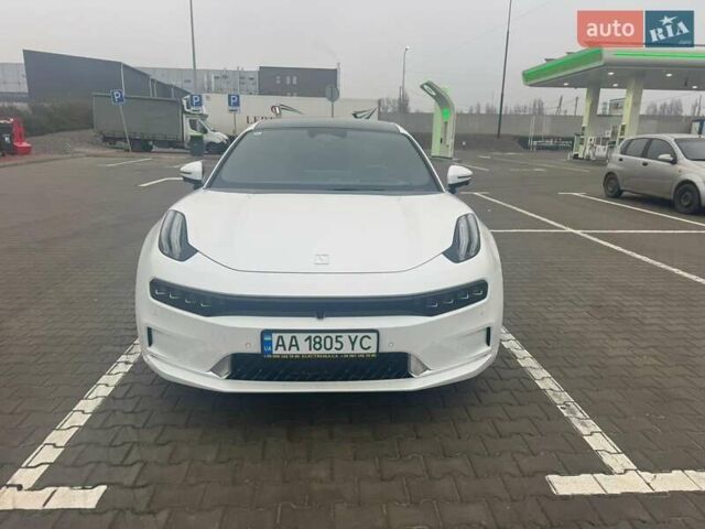 Белый Zeekr 001, объемом двигателя 0 л и пробегом 7 тыс. км за 36000 $, фото 3 на Automoto.ua