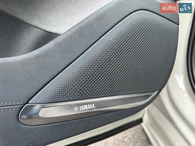 Білий Zeekr 001, об'ємом двигуна 0 л та пробігом 13 тис. км за 45800 $, фото 25 на Automoto.ua