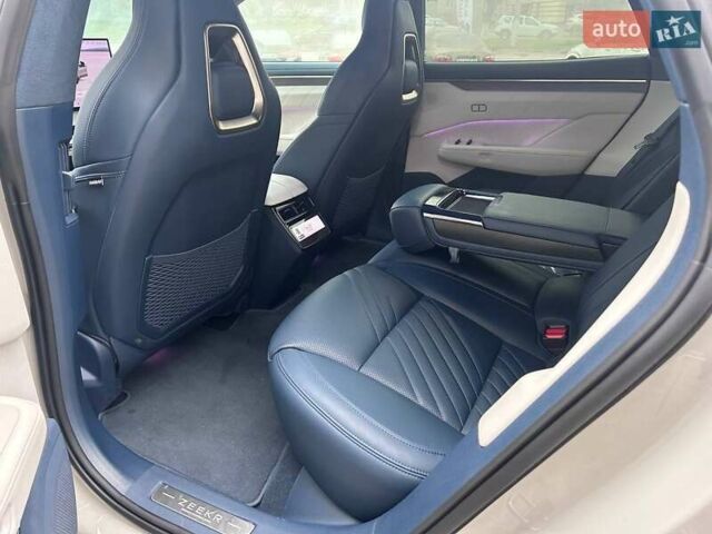 Білий Zeekr 001, об'ємом двигуна 0 л та пробігом 14 тис. км за 47198 $, фото 9 на Automoto.ua