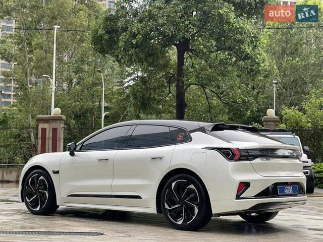 Белый Zeekr 001, объемом двигателя 0 л и пробегом 10 тыс. км за 38900 $, фото 2 на Automoto.ua