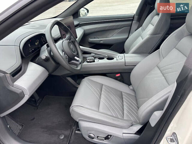 Білий Zeekr 001, об'ємом двигуна 0 л та пробігом 13 тис. км за 45800 $, фото 26 на Automoto.ua