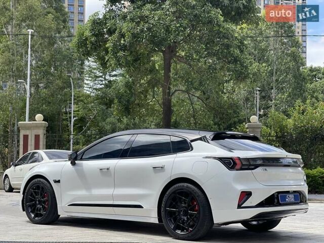 Белый Zeekr 001, объемом двигателя 0 л и пробегом 9 тыс. км за 39900 $, фото 4 на Automoto.ua
