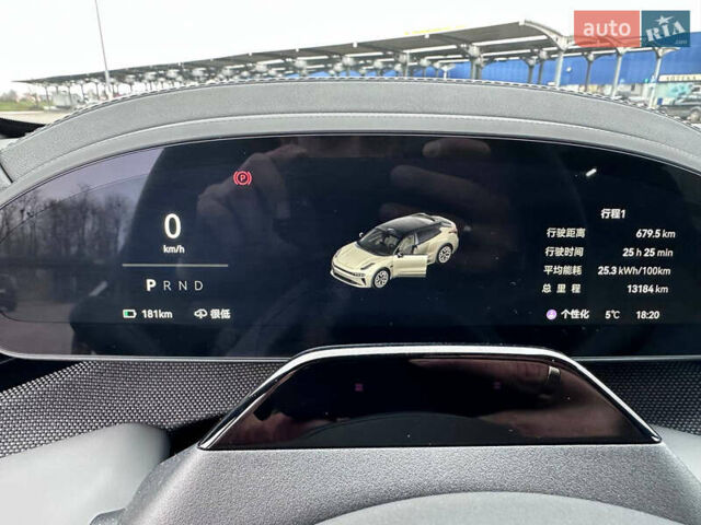 Білий Zeekr 001, об'ємом двигуна 0 л та пробігом 13 тис. км за 45800 $, фото 29 на Automoto.ua