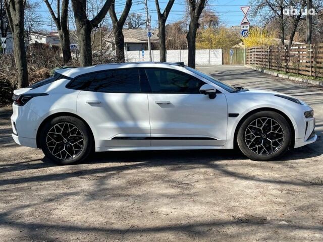 Белый Zeekr 001, объемом двигателя 0 л и пробегом 16 тыс. км за 44990 $, фото 3 на Automoto.ua