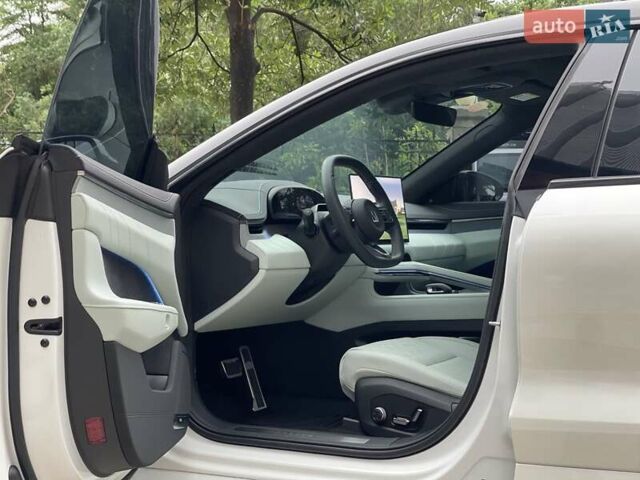 Белый Zeekr 001, объемом двигателя 0 л и пробегом 10 тыс. км за 38900 $, фото 6 на Automoto.ua