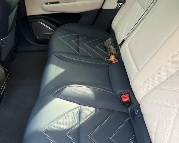 Белый Zeekr 001, объемом двигателя 0 л и пробегом 35 тыс. км за 40000 $, фото 17 на Automoto.ua