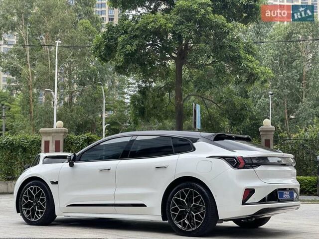 Белый Zeekr 001, объемом двигателя 0 л и пробегом 15 тыс. км за 38800 $, фото 3 на Automoto.ua