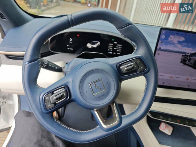 Білий Zeekr 001, об'ємом двигуна 0 л та пробігом 10 тис. км за 37500 $, фото 8 на Automoto.ua