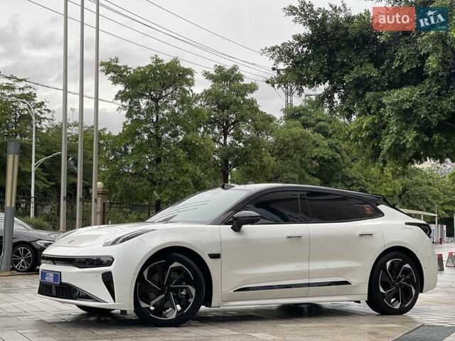 Белый Zeekr 001, объемом двигателя 0 л и пробегом 10 тыс. км за 38900 $, фото 1 на Automoto.ua