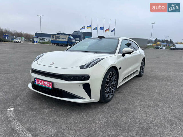 Білий Zeekr 001, об'ємом двигуна 0 л та пробігом 13 тис. км за 45800 $, фото 13 на Automoto.ua