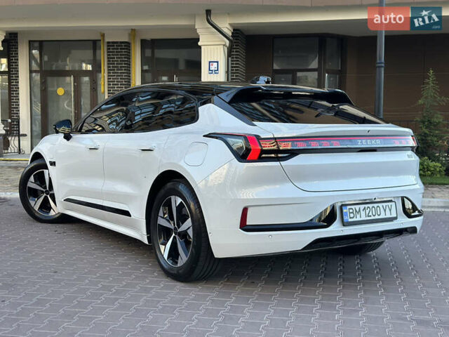 Белый Zeekr 001, объемом двигателя 0 л и пробегом 20 тыс. км за 37500 $, фото 15 на Automoto.ua