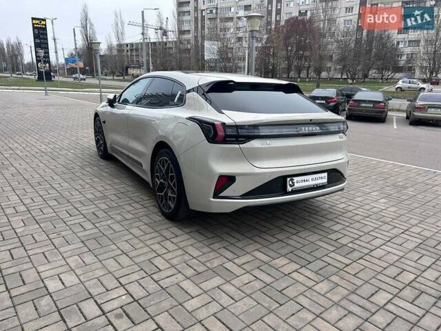 Білий Zeekr 001, об'ємом двигуна 0 л та пробігом 14 тис. км за 47198 $, фото 6 на Automoto.ua