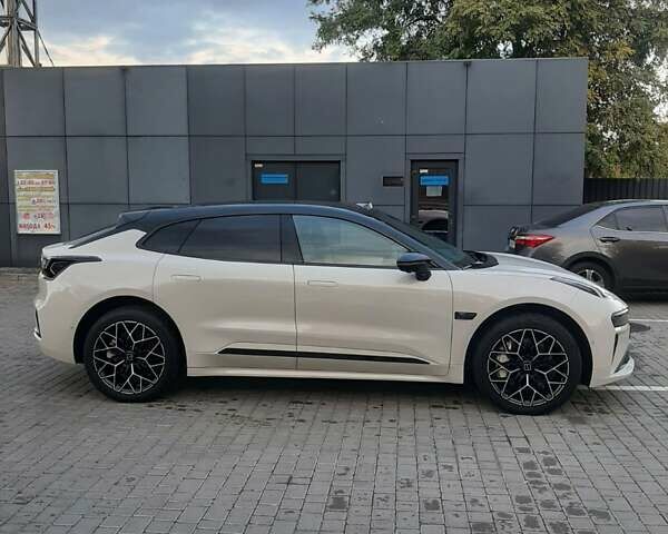 Zeekr 001 2024 в Днепре (Днепропетровске) на Automoto.ua Белый Zeekr 001, объемом двигателя 0 л и пробегом 10 тыс. км за 45999 $, фото 13 на Automoto.ua