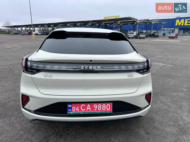 Білий Zeekr 001, об'ємом двигуна 0 л та пробігом 13 тис. км за 45800 $, фото 9 на Automoto.ua