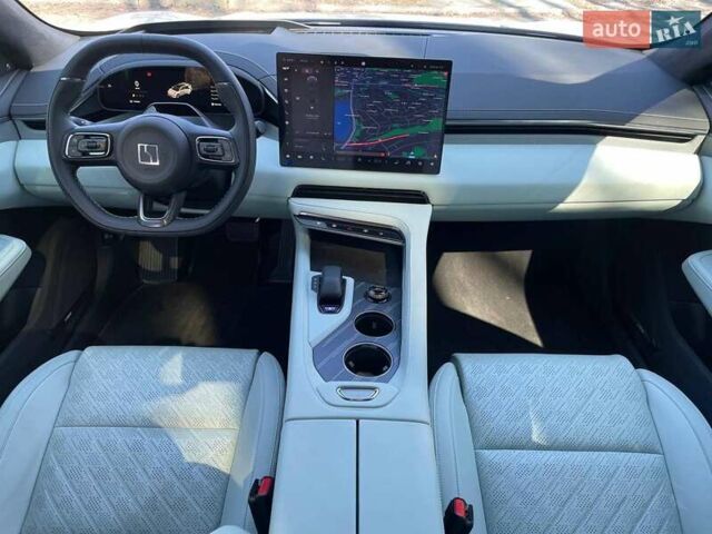 Белый Zeekr 001, объемом двигателя 0 л и пробегом 16 тыс. км за 43790 $, фото 31 на Automoto.ua