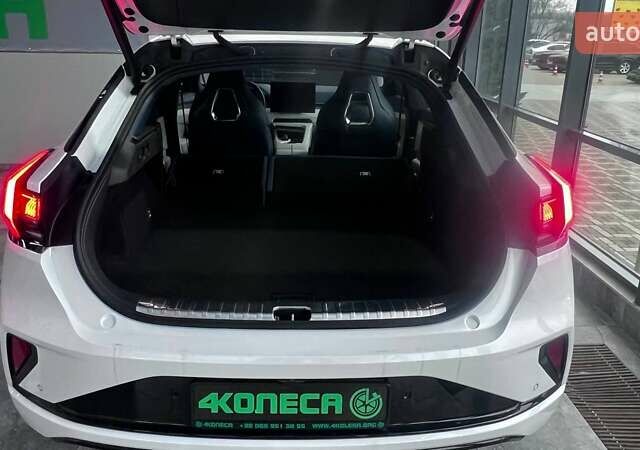 Білий Zeekr 001, об'ємом двигуна 0 л та пробігом 11 тис. км за 37390 $, фото 17 на Automoto.ua