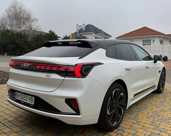 Белый Zeekr 001, объемом двигателя 0 л и пробегом 8 тыс. км за 45000 $, фото 2 на Automoto.ua