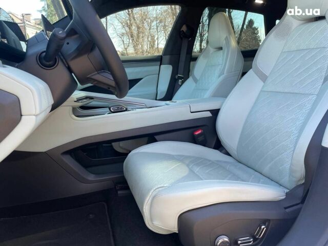 Белый Zeekr 001, объемом двигателя 0 л и пробегом 16 тыс. км за 44990 $, фото 17 на Automoto.ua